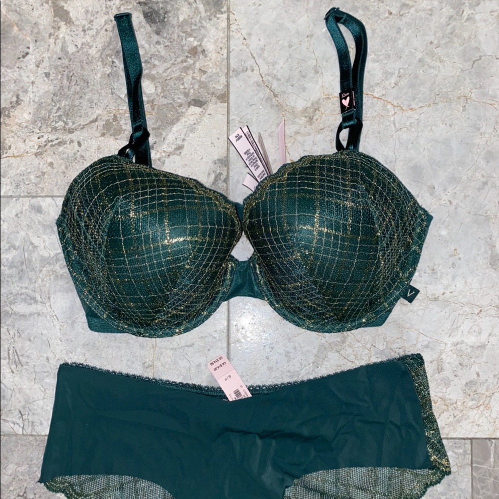 Green & shimmery gold VS 2021 Christmas collection matching bra & panties.